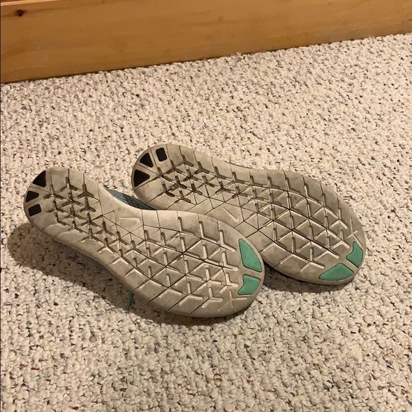 Women’s Nike running shoes - Picture 4 of 5